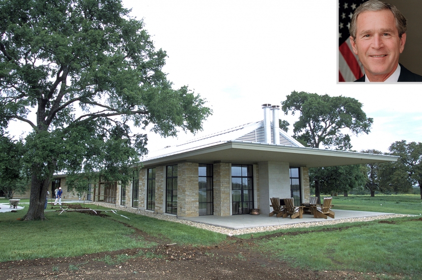 Sau hai nhiệm kỳ, George W. Bush trở về trang trại thân yêu của mình ở Crawford, Texas. Trong suốt nhiệm kỳ tổng thống của mình, ông thường xuyên tới đây nghỉ ngơi. Dinh thự này có biệt danh là Nhà Trắng phía Tây. Sau hai nhiệm kỳ, George W. Bush trở về trang trại thân yêu của mình ở Crawford, Texas. Trong suốt nhiệm kỳ tổng thống của mình, ông thường xuyên tới đây nghỉ ngơi. Dinh thự này có biệt danh là Nhà Trắng phía Tây.