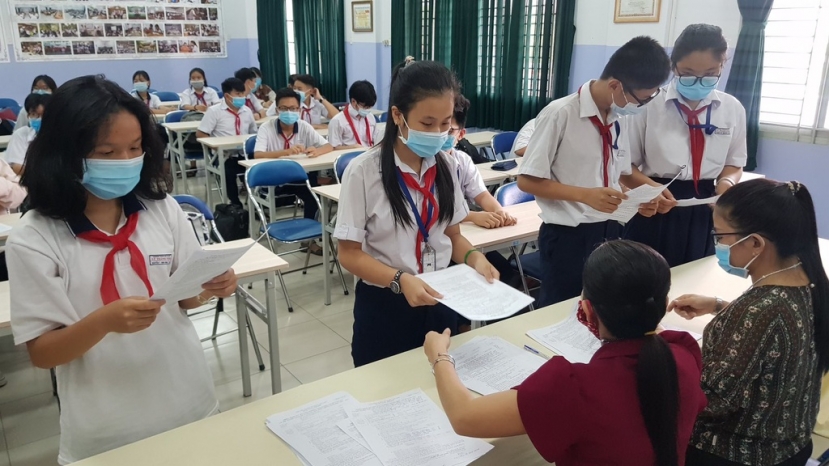 Sáng nay các thí sinh tại tỉnh Trà Vinh đã hoàn thành bài thi môn Toán tuyển sinh vào lớp 10. Ảnh minh họa: Thanh niên Sáng nay các thí sinh tại tỉnh Trà Vinh đã hoàn thành bài thi môn Toán tuyển sinh vào lớp 10. Ảnh minh họa: Thanh niên