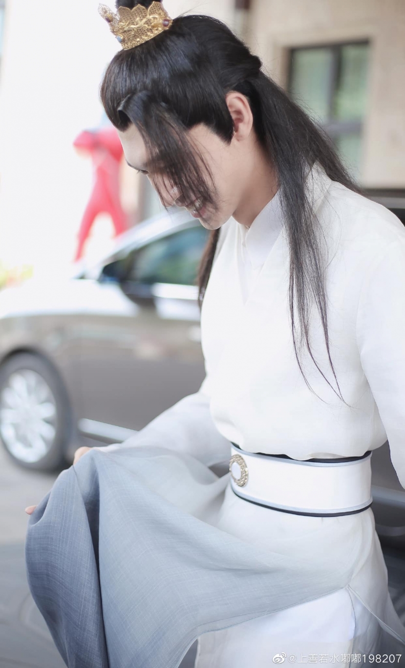 Tần Tiêu Hiền xinh xẻo trong tạo hình mới. Tần Tiêu Hiền xinh xẻo trong tạo hình mới.