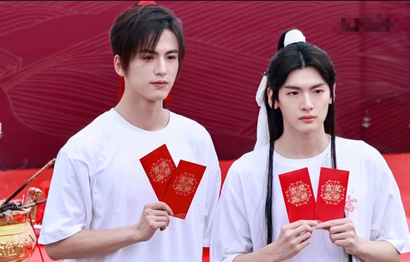 Hai diễn viên cũng không tạo cảm giác couple cho người xem. Hai diễn viên cũng không tạo cảm giác couple cho người xem.