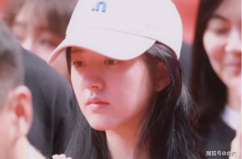 Triệu Lộ Tư tiết lộ mình có lịch trình làm việc dày đặc, cả năm được nghỉ có 3 ngày. Triệu Lộ Tư tiết lộ mình có lịch trình làm việc dày đặc, cả năm được nghỉ có 3 ngày.