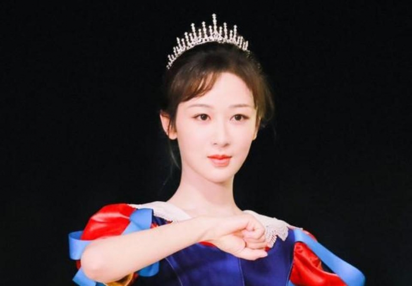 Như vậy, dù không có Thanh Trâm Hành thì sự nghiệp của Dương Tử vẫn rất xán lạn. Chúc mừng cô ấy vì mọi sự cố gắng đều được đền đáp xứng đáng. Như vậy, dù không có Thanh Trâm Hành thì sự nghiệp của Dương Tử vẫn rất xán lạn. Chúc mừng cô ấy vì mọi sự cố gắng đều được đền đáp xứng đáng.