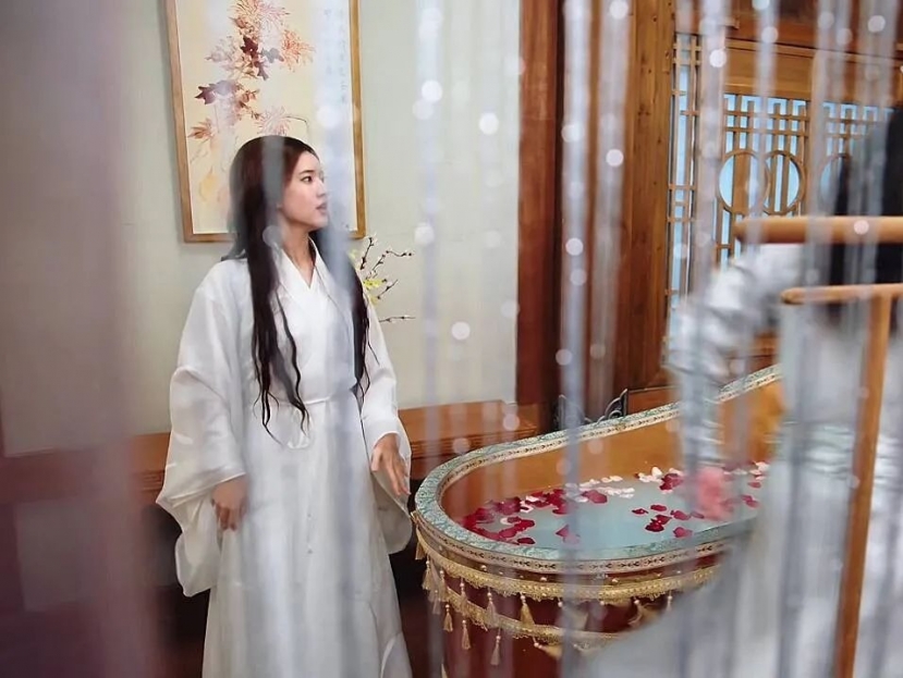 'Rổ sạn' khiến phim mới của Triệu Lộ Tư bị cộp mác 'rác phẩm' ngay ngày đầu công chiếu - Ảnh 8 'Rổ sạn' khiến phim mới của Triệu Lộ Tư bị cộp mác 'rác phẩm' ngay ngày đầu công chiếu - Ảnh 8
