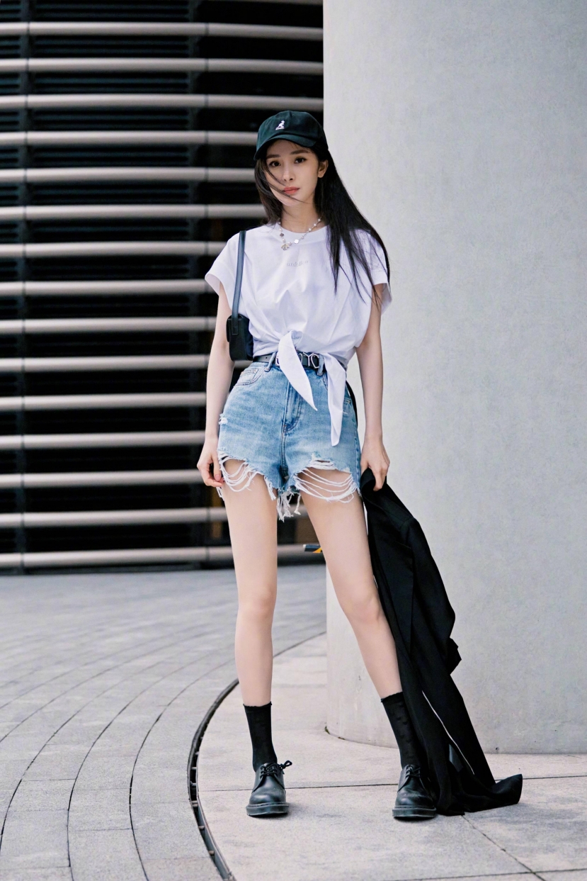 5 sao nữ Hoa ngữ sở hữu vòng eo siêu thực: Lệ Dĩnh, Nhiệt Ba, Dương Mịch eo cực phẩm cũng không áp đảo bằng trùm cuối - Ảnh 11 5 sao nữ Hoa ngữ sở hữu vòng eo siêu thực: Lệ Dĩnh, Nhiệt Ba, Dương Mịch eo cực phẩm cũng không áp đảo bằng trùm cuối - Ảnh 11
