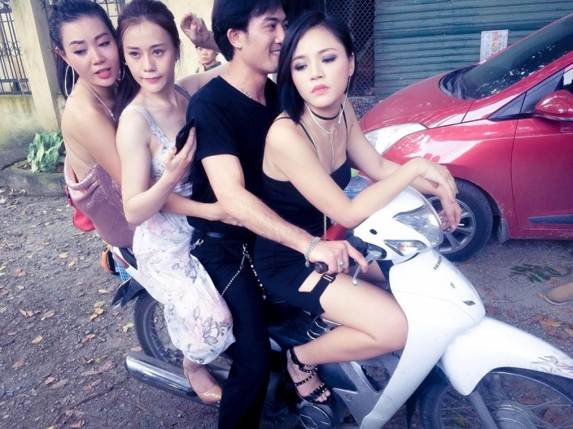 Mạnh Trường, Thu Quỳnh, Phương Oanh và mối 'nghiệt duyên' gây ức chế cho khán giả Vũ trụ VTV - Ảnh 4 Mạnh Trường, Thu Quỳnh, Phương Oanh và mối 'nghiệt duyên' gây ức chế cho khán giả Vũ trụ VTV - Ảnh 4