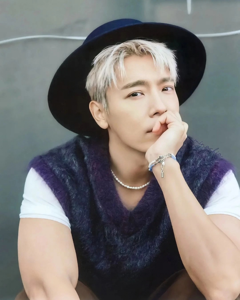 Top 20 'ông hoàng visual' Kpop năm 2022: Donghae (Super Junior) và Jin (BTS) sở hữu số phiếu bình chọn gây sốc - Ảnh 20 Top 20 'ông hoàng visual' Kpop năm 2022: Donghae (Super Junior) và Jin (BTS) sở hữu số phiếu bình chọn gây sốc - Ảnh 20