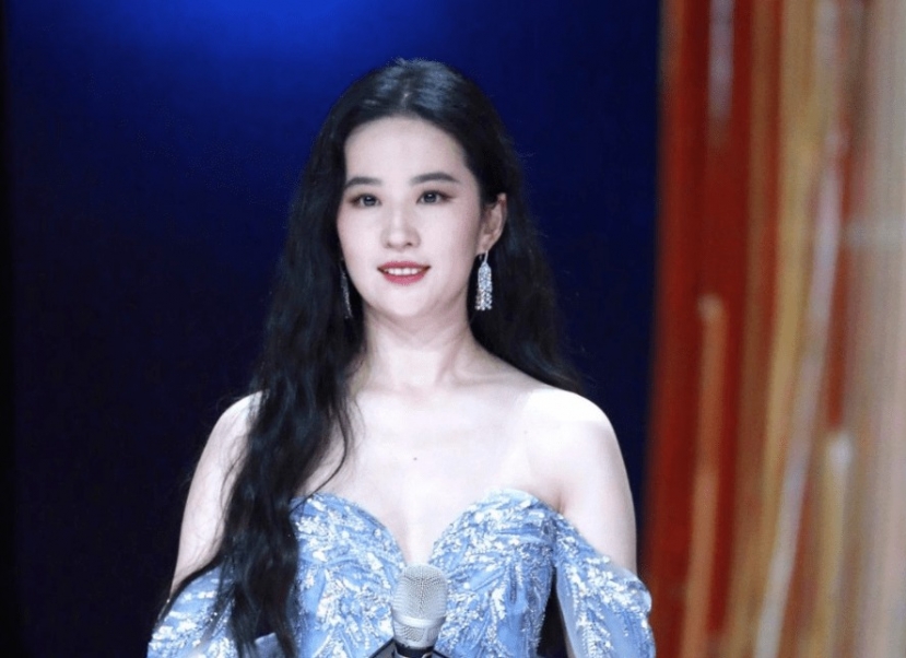 Lưu Diệc Phi và 17 sao Hoa ngữ thất bại ê chề trong cuộc chiến níu giữ thanh xuân - Ảnh 23 Lưu Diệc Phi và 17 sao Hoa ngữ thất bại ê chề trong cuộc chiến níu giữ thanh xuân - Ảnh 23