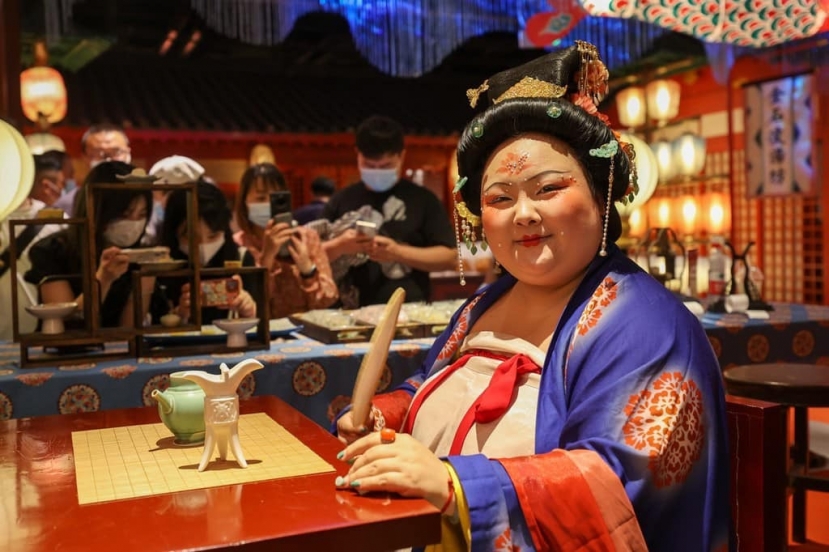 Cô gái 100kg nổi tiếng nhờ cosplay Dương Quý Phi 'giống y chang bản gốc' - Ảnh 5 Cô gái 100kg nổi tiếng nhờ cosplay Dương Quý Phi 'giống y chang bản gốc' - Ảnh 5