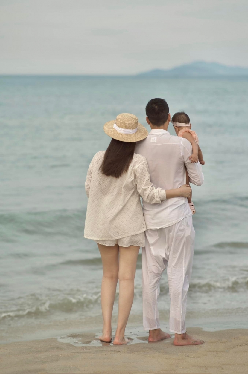 Phanh Lee đáp trả nhẹ nhàng thâm sâu khi bị nói 'chỉ biết ăn với sinh con' - Ảnh 1 Phanh Lee đáp trả nhẹ nhàng thâm sâu khi bị nói 'chỉ biết ăn với sinh con' - Ảnh 1
