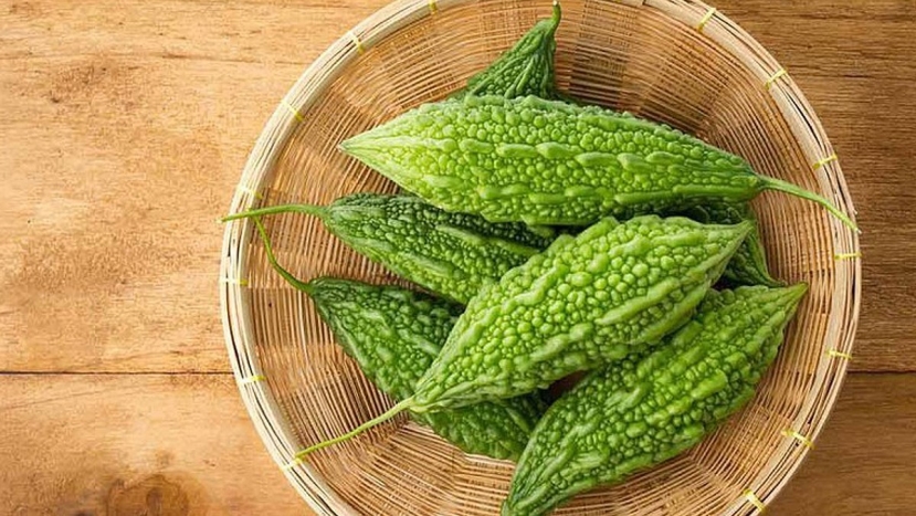 Khổ qua là một thực phẩm giải nhiệt mùa hè. Khổ qua là một thực phẩm giải nhiệt mùa hè.