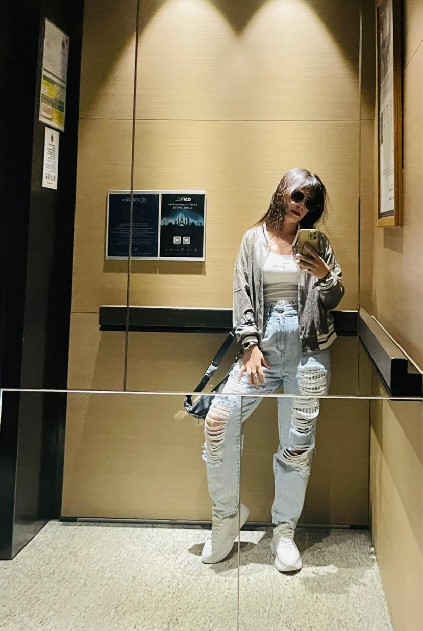 Bà Đào Lan Hương đăng trạng thái trên trang cá nhân sau tin Shark Bình và Phương Oanh đăng kí kết hôn - Ảnh 1 Bà Đào Lan Hương đăng trạng thái trên trang cá nhân sau tin Shark Bình và Phương Oanh đăng kí kết hôn - Ảnh 1