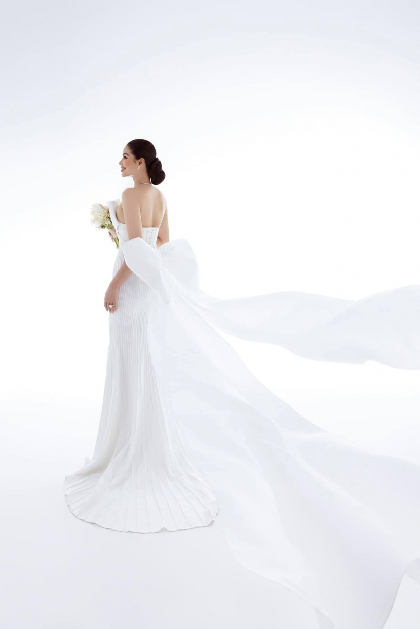 Phạm Hương cập nhật hình ảnh mới khiến dân tình xôn xao. Phạm Hương cập nhật hình ảnh mới khiến dân tình xôn xao.