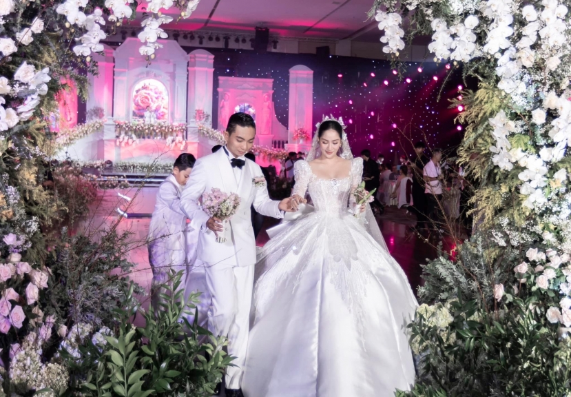 Bất ngờ với cách xưng hô của Khánh Thi dành cho chồng trẻ Phan Hiển dù đã kết hôn - Ảnh 4 Bất ngờ với cách xưng hô của Khánh Thi dành cho chồng trẻ Phan Hiển dù đã kết hôn - Ảnh 4
