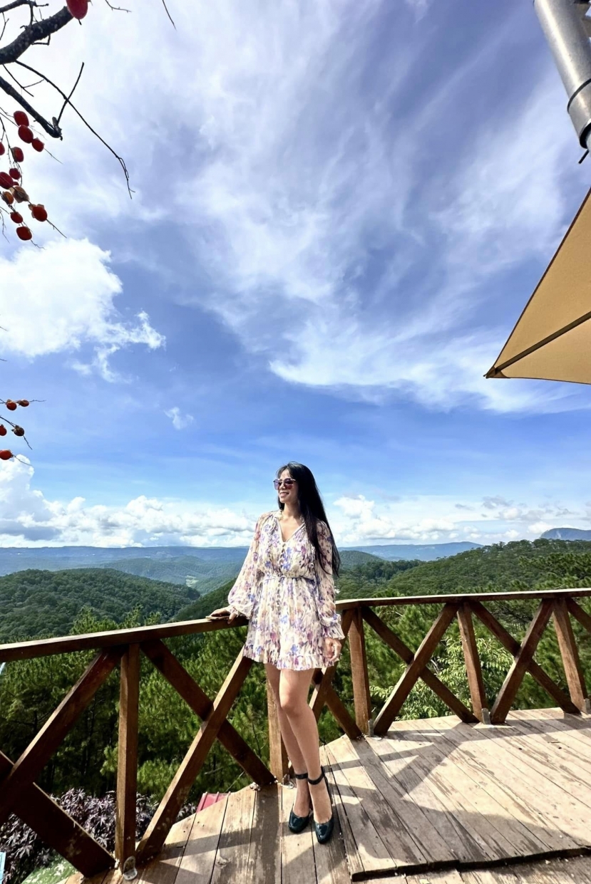 Doanh nhân Đào lan Hương khoe nhan sắc lão hóa ngược, tự 'rao bán' bản thân - Ảnh 1 Doanh nhân Đào lan Hương khoe nhan sắc lão hóa ngược, tự 'rao bán' bản thân - Ảnh 1