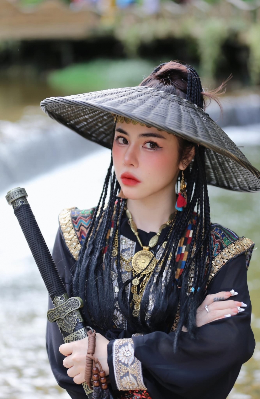 Bạn gái Huỳnh Anh trả lời câu hỏi: 'Có sợ mất chồng không?' khiến CĐM vỗ tay 'tanh tách' - Ảnh 1 Bạn gái Huỳnh Anh trả lời câu hỏi: 'Có sợ mất chồng không?' khiến CĐM vỗ tay 'tanh tách' - Ảnh 1