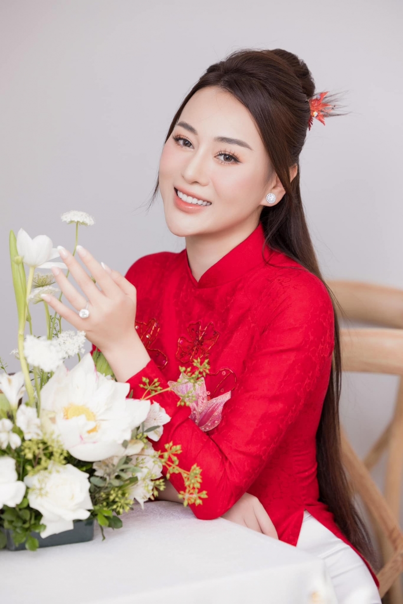 Shark Bình: 'Khi đến với Oanh cảm giác câu chuyện của chúng tôi giống như 1 bộ phim' - Ảnh 4 Shark Bình: 'Khi đến với Oanh cảm giác câu chuyện của chúng tôi giống như 1 bộ phim' - Ảnh 4