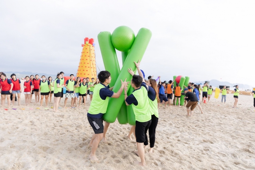 Sự kiện Teambuilding diễn ra vào ngày 7/5/2022 tại phố biển Hạ Long Sự kiện Teambuilding diễn ra vào ngày 7/5/2022 tại phố biển Hạ Long