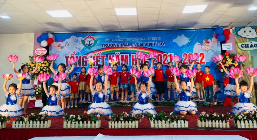 Các cô giáo và học sinh trường mầm non Vĩnh Tuy đã chuẩn bị nhiều tiết mục đặc sắc cho lễ tổng kết đặc biệt năm học 2021 – 2022 Các cô giáo và học sinh trường mầm non Vĩnh Tuy đã chuẩn bị nhiều tiết mục đặc sắc cho lễ tổng kết đặc biệt năm học 2021 – 2022