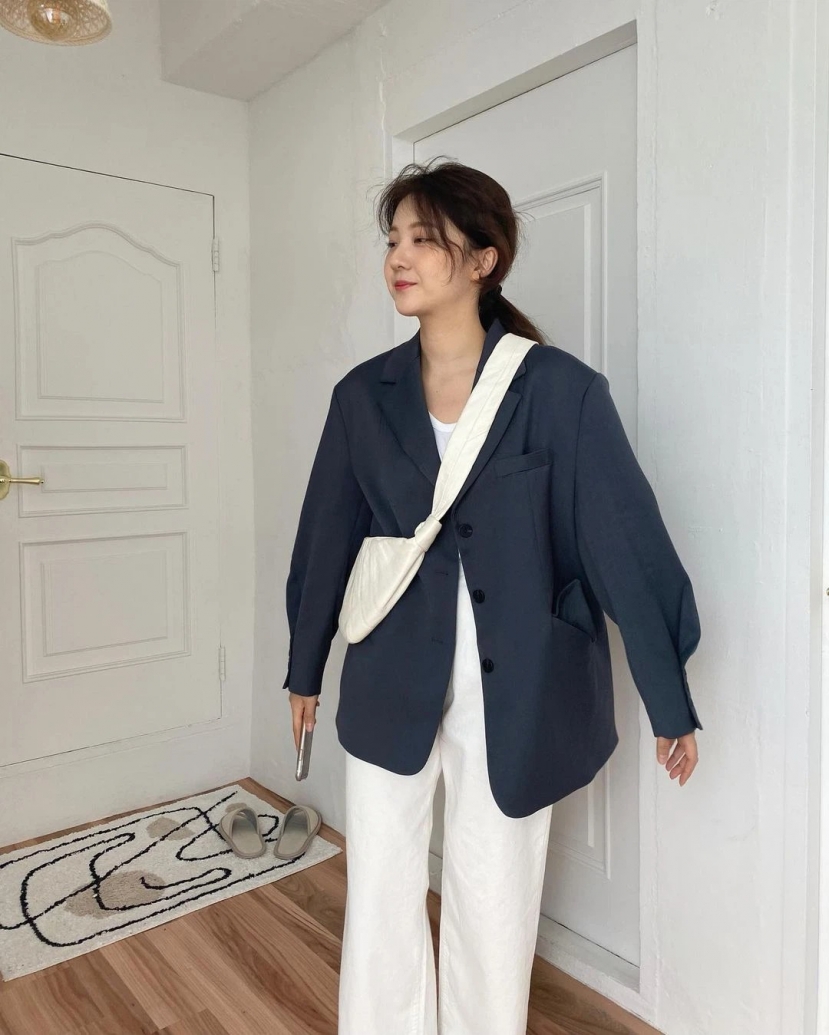 Muốn “sang-xịn-mịn” như gái Hàn, bạn không nên bỏ qua những kiểu túi xách này - Ảnh 4 Muốn “sang-xịn-mịn” như gái Hàn, bạn không nên bỏ qua những kiểu túi xách này - Ảnh 4