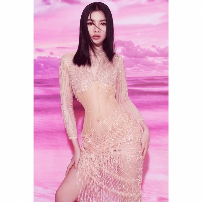 Tình trẻ chồng cũ Lệ Quyên đẹp 'hút hồn' trong loạt ảnh thời trang đen trắng - Ảnh 6 Tình trẻ chồng cũ Lệ Quyên đẹp 'hút hồn' trong loạt ảnh thời trang đen trắng - Ảnh 6