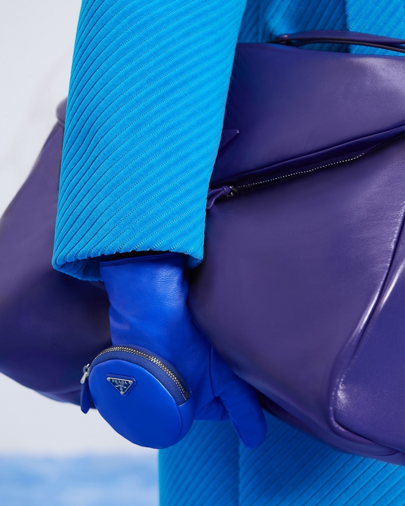 Prada mùa Thu Đông 2021: Sự giao thoa của phong cách 'xấu lạ' - Ảnh 7 Prada mùa Thu Đông 2021: Sự giao thoa của phong cách 'xấu lạ' - Ảnh 7