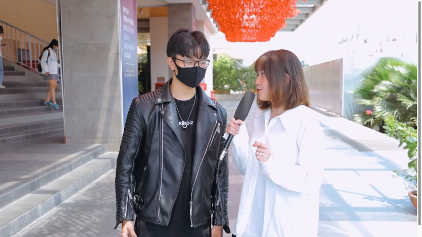 Bóc outfit của sinh viên Đại học: Từ đầu đến chân sương sương 200 triệu, đúng chuẩn 'dân chơi học đường' - Ảnh 2 Bóc outfit của sinh viên Đại học: Từ đầu đến chân sương sương 200 triệu, đúng chuẩn 'dân chơi học đường' - Ảnh 2