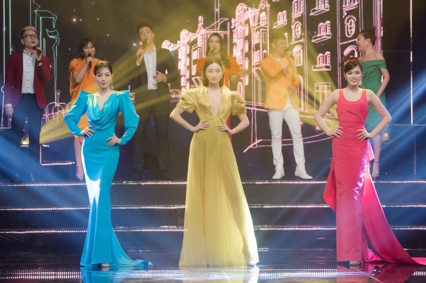 Cùng diện chung một mẫu váy nhưng Hà Hồ lấn át cả Khánh Linh và Lương Thùy Linh với pha pose dáng ấn tượng - Ảnh 4 Cùng diện chung một mẫu váy nhưng Hà Hồ lấn át cả Khánh Linh và Lương Thùy Linh với pha pose dáng ấn tượng - Ảnh 4