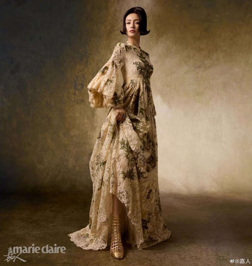 Hậu ‘ồn ào’ ly hôn, Angelababy xuất hiện khác lạ với loạt váy Haute Couture xa xỉ - Ảnh 3 Hậu ‘ồn ào’ ly hôn, Angelababy xuất hiện khác lạ với loạt váy Haute Couture xa xỉ - Ảnh 3