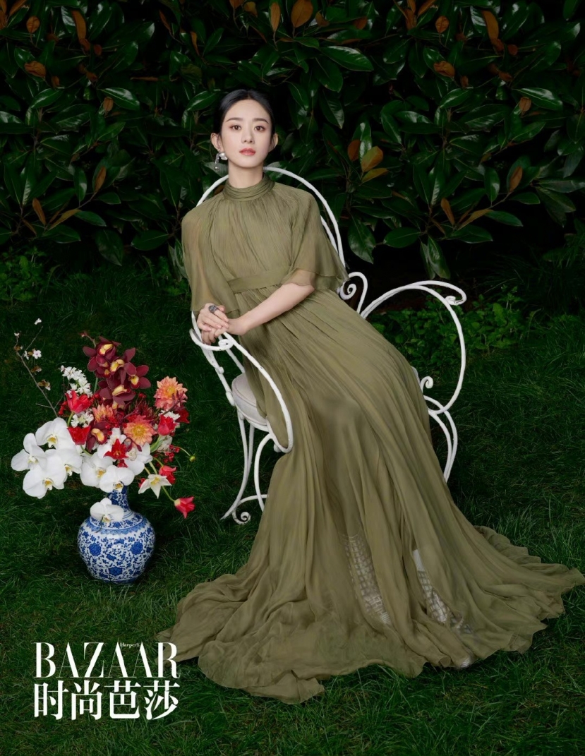 Diện váy ngắn dòng Haute Couture dự sự kiện, Triệu Lệ Dĩnh 'gây sốt' với viasual đỉnh của chóp - Ảnh 10 Diện váy ngắn dòng Haute Couture dự sự kiện, Triệu Lệ Dĩnh 'gây sốt' với viasual đỉnh của chóp - Ảnh 10