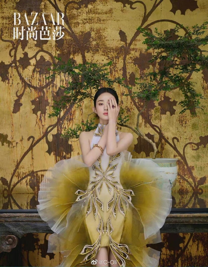 Diện váy ngắn dòng Haute Couture dự sự kiện, Triệu Lệ Dĩnh 'gây sốt' với viasual đỉnh của chóp - Ảnh 9 Diện váy ngắn dòng Haute Couture dự sự kiện, Triệu Lệ Dĩnh 'gây sốt' với viasual đỉnh của chóp - Ảnh 9