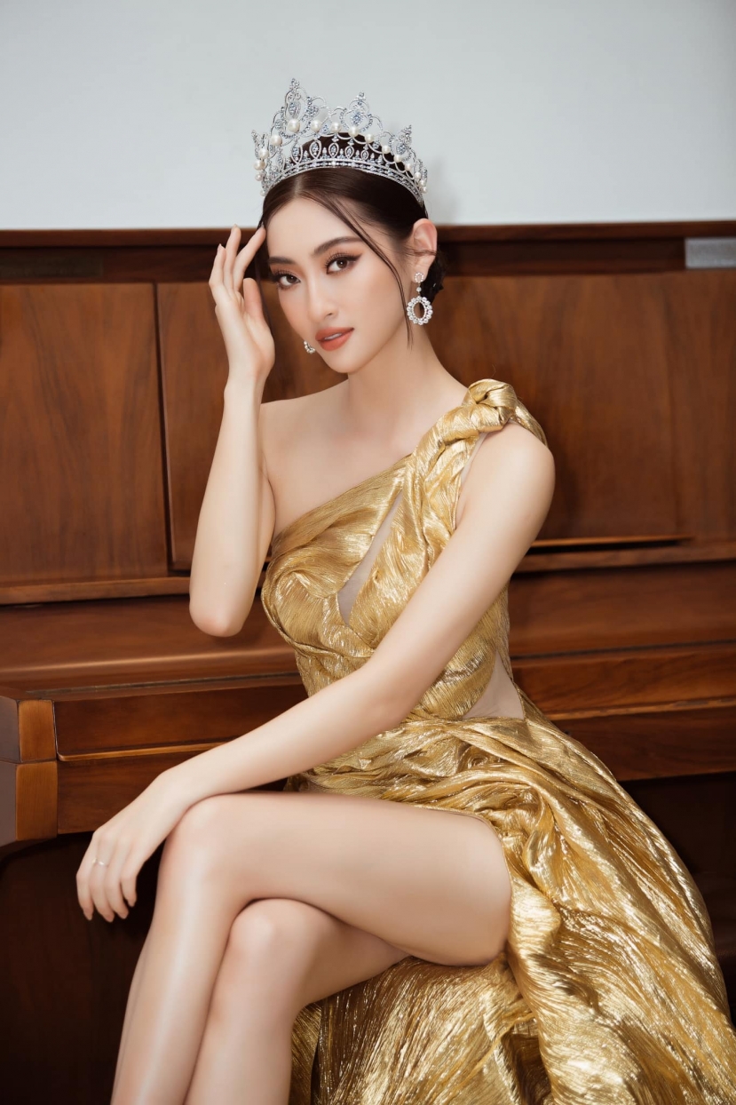 H'Hen Niê, Lương Thùy Linh và dàn sao Việt so kè nhan sắc đẹp 'bất bại' trong trang phục dạ hội - Ảnh 5 H'Hen Niê, Lương Thùy Linh và dàn sao Việt so kè nhan sắc đẹp 'bất bại' trong trang phục dạ hội - Ảnh 5