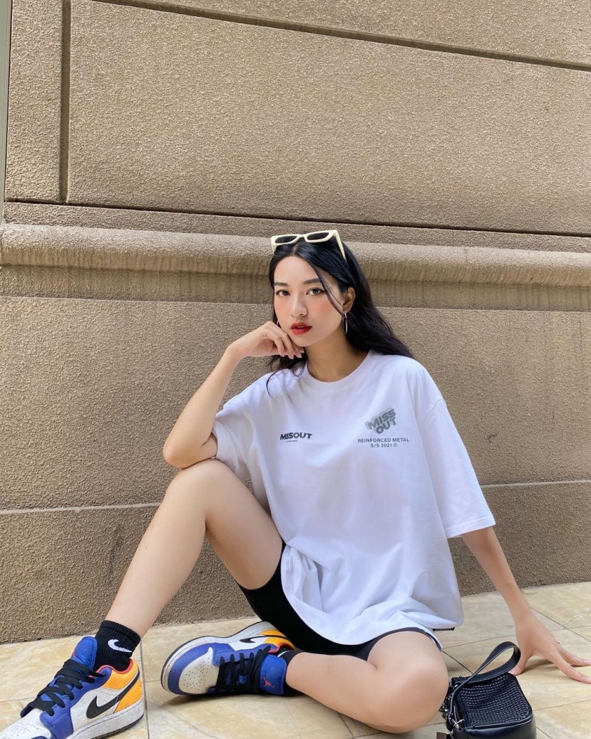 Học các hot girl Insatgram cách phối đồ đầu hè, vừa nhanh gọn vừa 'xịn-mịn' vô cùng - Ảnh 1 Học các hot girl Insatgram cách phối đồ đầu hè, vừa nhanh gọn vừa 'xịn-mịn' vô cùng - Ảnh 1