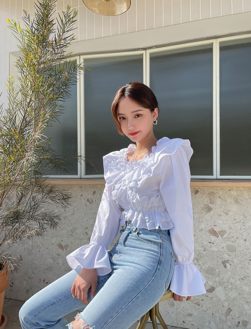 Diện áo blouse để 'dễ thở' hơn trong mùa nóng - Ảnh 3 Diện áo blouse để 'dễ thở' hơn trong mùa nóng - Ảnh 3