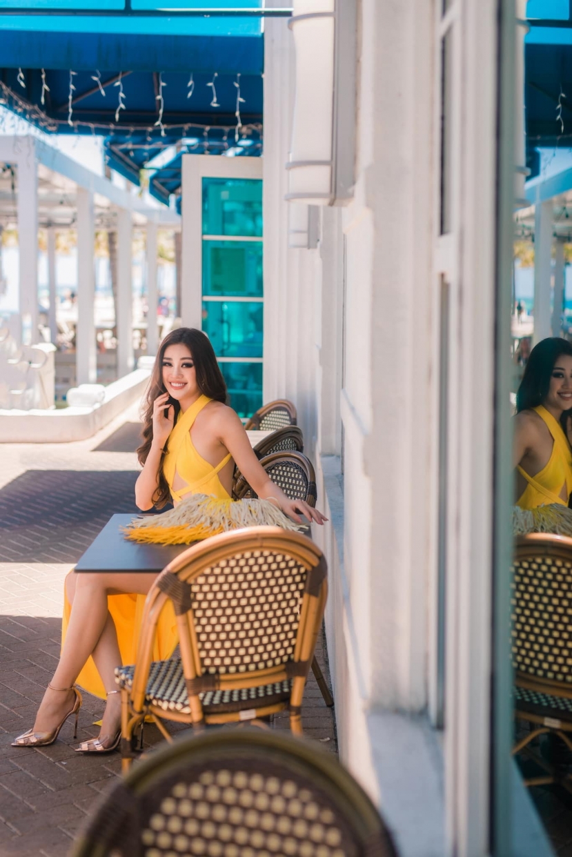 Tổng kết thời trang ngày 2 của Khánh Vân tại Miss Universe 2020 - Ảnh 6 Tổng kết thời trang ngày 2 của Khánh Vân tại Miss Universe 2020 - Ảnh 6