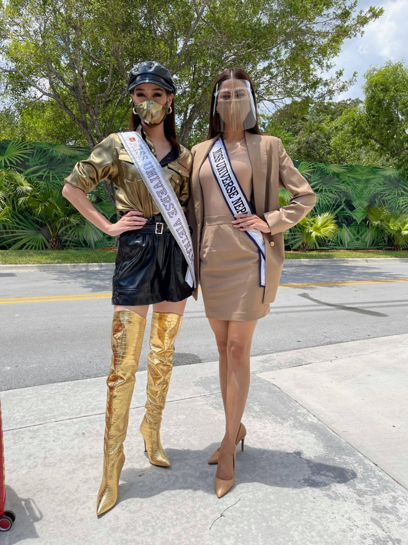Khánh Vân lên đồ 'cực khét' trong ngày đầu nhập cuộc Miss Universe - Ảnh 2 Khánh Vân lên đồ 'cực khét' trong ngày đầu nhập cuộc Miss Universe - Ảnh 2