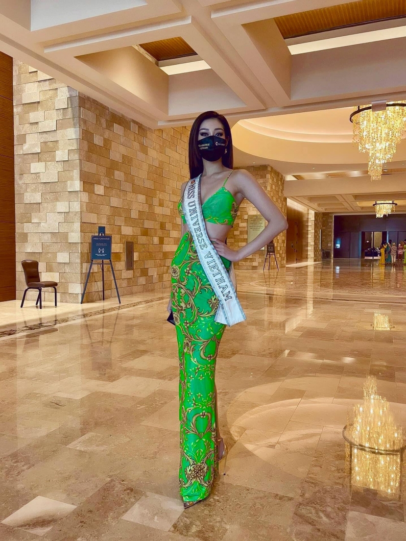 Thời trang ngày 2 của Khánh Vân tại Miss Universe - Ảnh 4 Thời trang ngày 2 của Khánh Vân tại Miss Universe - Ảnh 4