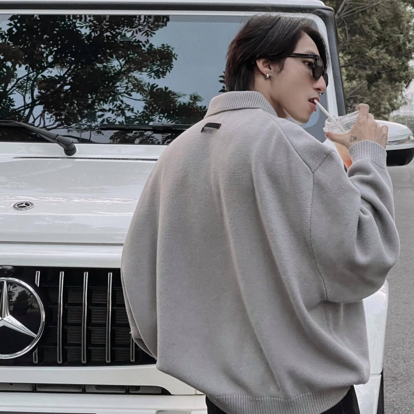 Mới hôm qua thôi, Sơn Tùng MTP cũng vừa khoe nóng 'chiến mã' cùng dòng với Ngọc Trinh. Ảnh: Facebook Sơn Tùng Mới hôm qua thôi, Sơn Tùng MTP cũng vừa khoe nóng 'chiến mã' cùng dòng với Ngọc Trinh. Ảnh: Facebook Sơn Tùng