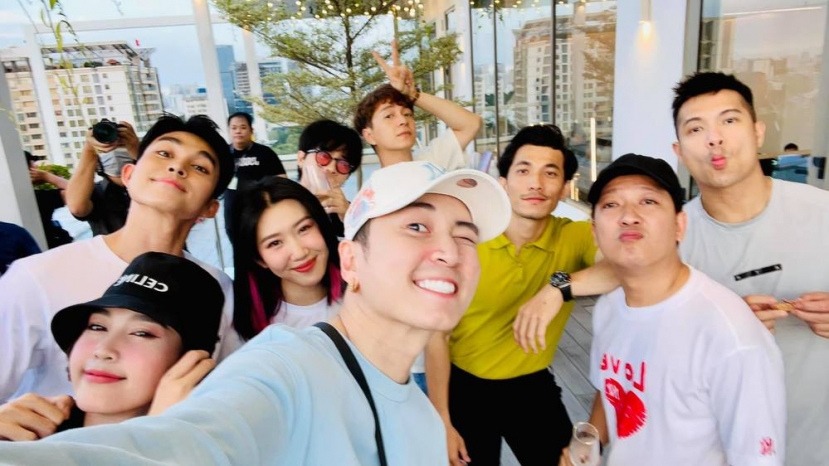 Đội hình cực 'mặn' của Running Man mùa 2. Ảnh: FB Karik Đội hình cực 'mặn' của Running Man mùa 2. Ảnh: FB Karik
