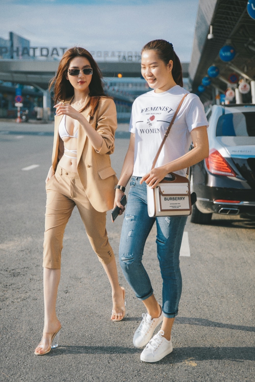 Đáp lại tình cảm của Ngọc Trinh, Thúy Kiều cũng tỏ ra là một “thị vệ” hiểu chuyện. Ảnh: IGNV Đáp lại tình cảm của Ngọc Trinh, Thúy Kiều cũng tỏ ra là một “thị vệ” hiểu chuyện. Ảnh: IGNV