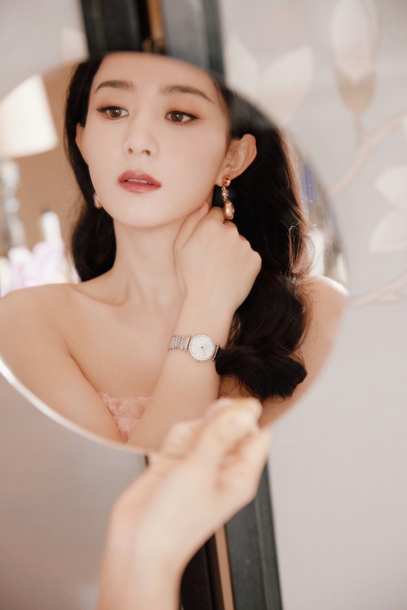 Nhan sắc 'cực phẩm' của Triệu Lệ Dĩnh trong sự kiện quảng bá đồng hồ mới đây Nhan sắc 'cực phẩm' của Triệu Lệ Dĩnh trong sự kiện quảng bá đồng hồ mới đây