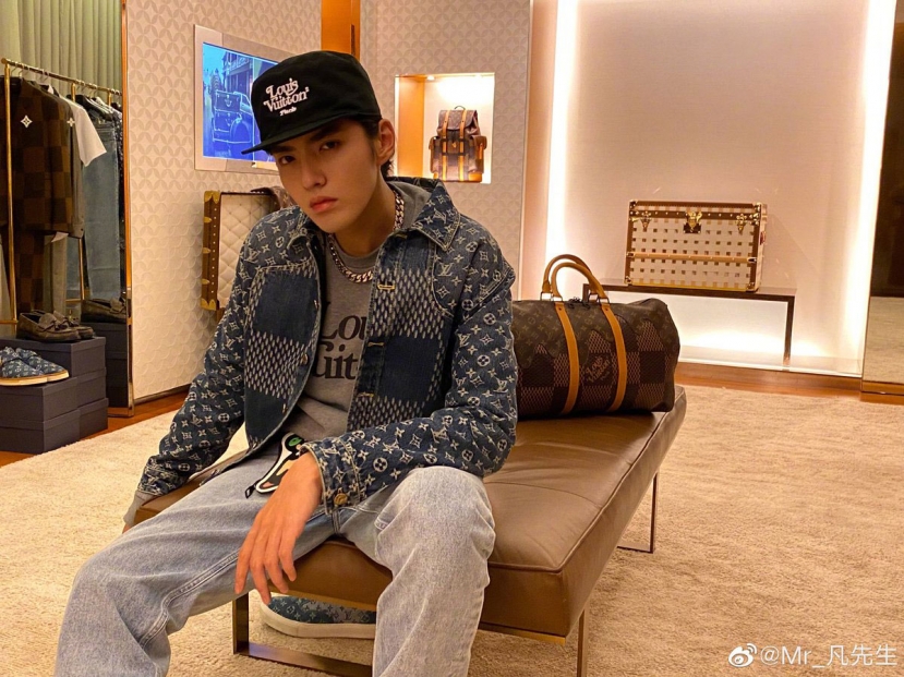 Ngô Diệc Phàm , Sơn Tùng M-TP ai xứng đáng là 'chàng thơ' của Louis Vuitton? - Ảnh 4 Ngô Diệc Phàm , Sơn Tùng M-TP ai xứng đáng là 'chàng thơ' của Louis Vuitton? - Ảnh 4
