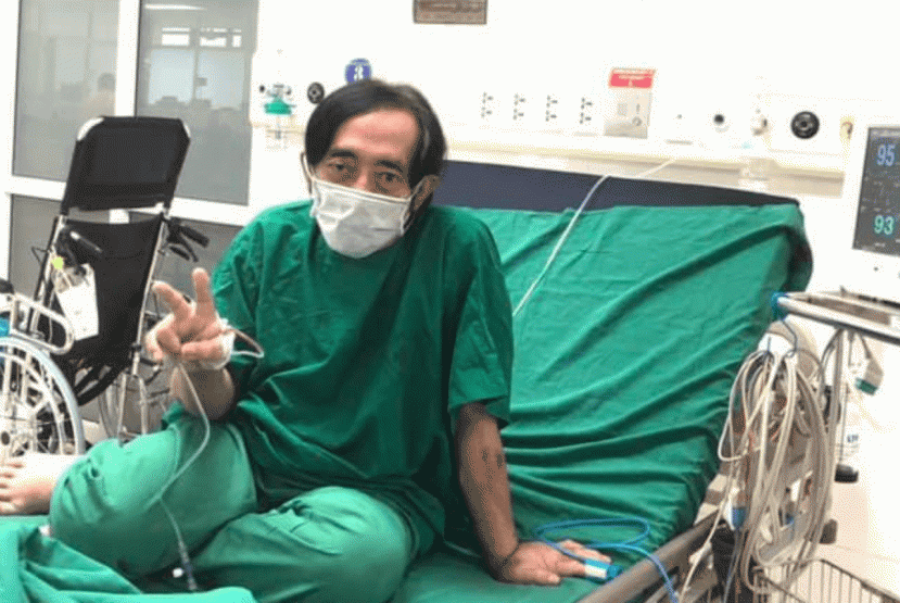 Đến khi sức khỏe đã yếu, bằng những nỗ lực cuối cùng anh vẫn truyền đến mọi người sự lạc quan. Ảnh: FB Đến khi sức khỏe đã yếu, bằng những nỗ lực cuối cùng anh vẫn truyền đến mọi người sự lạc quan. Ảnh: FB