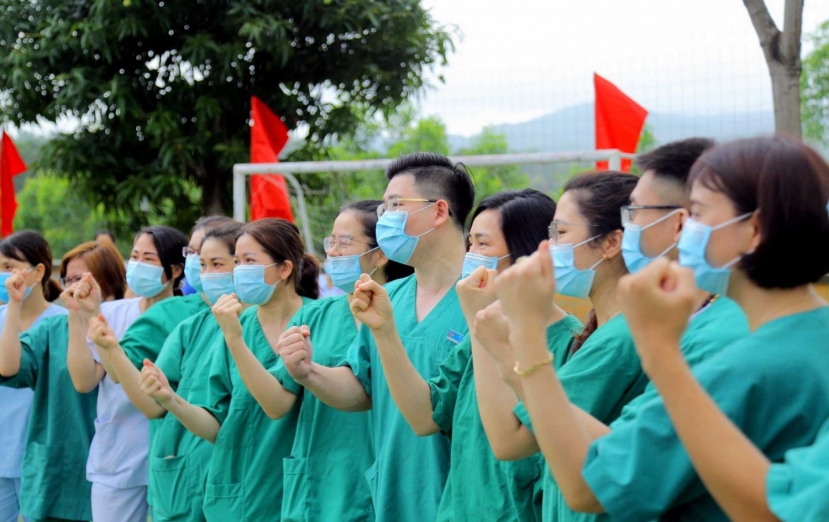 Xúc động bức thư bác sĩ gửi đàn em trước giờ xông pha vào tâm dịch: Cao quý lắm, những anh hùng áo trắng - Ảnh 1 Xúc động bức thư bác sĩ gửi đàn em trước giờ xông pha vào tâm dịch: Cao quý lắm, những anh hùng áo trắng - Ảnh 1