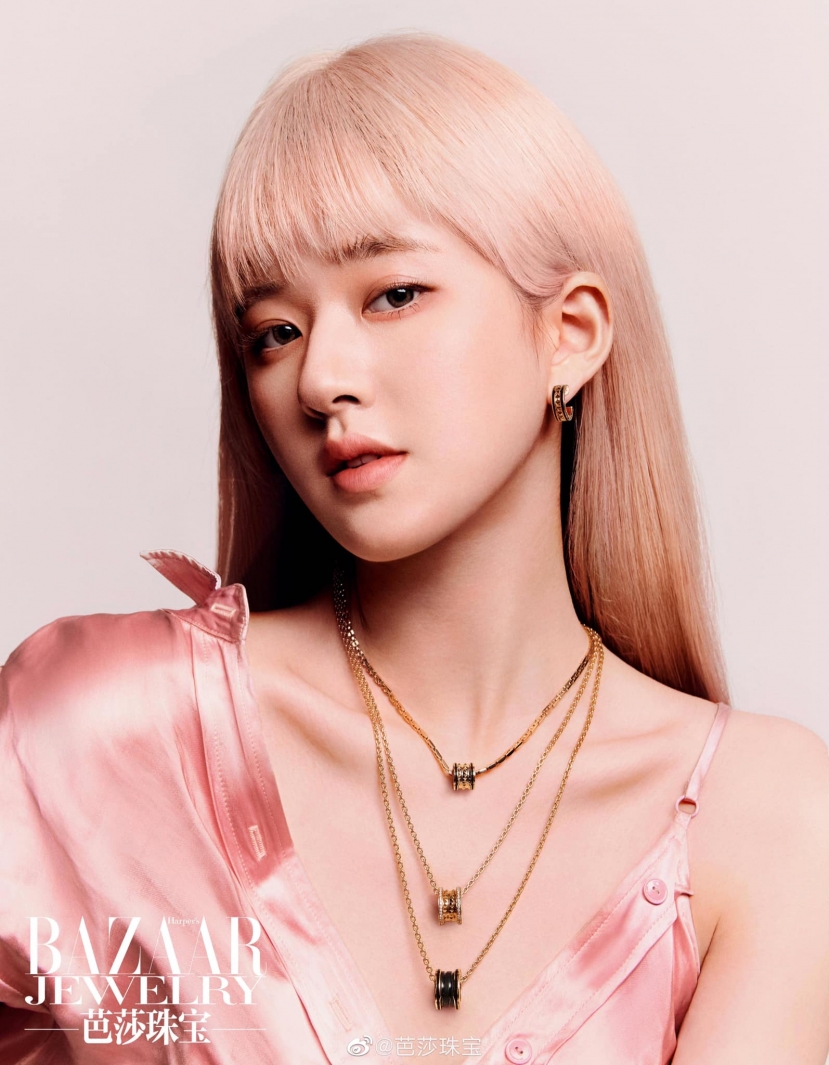 Triệu Lộ Tư gây sốt với mái tóc hồng phá cách trên bìa tạp chí Harper's Bazaar Jewelry Triệu Lộ Tư gây sốt với mái tóc hồng phá cách trên bìa tạp chí Harper's Bazaar Jewelry