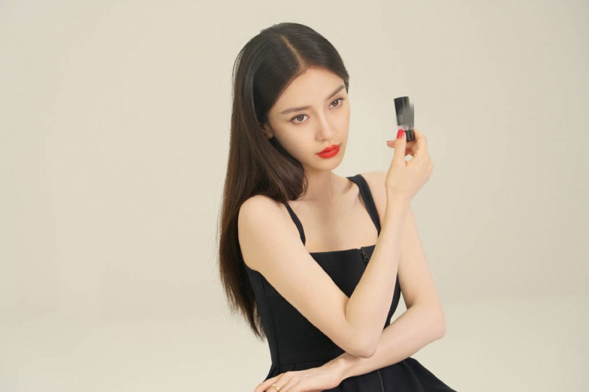 Mỗi bức hình Angela Baby đều thể hiện tốt thần thái kiêu sa, chuẩn 'nữ hoàng quảng cáo' Mỗi bức hình Angela Baby đều thể hiện tốt thần thái kiêu sa, chuẩn 'nữ hoàng quảng cáo'