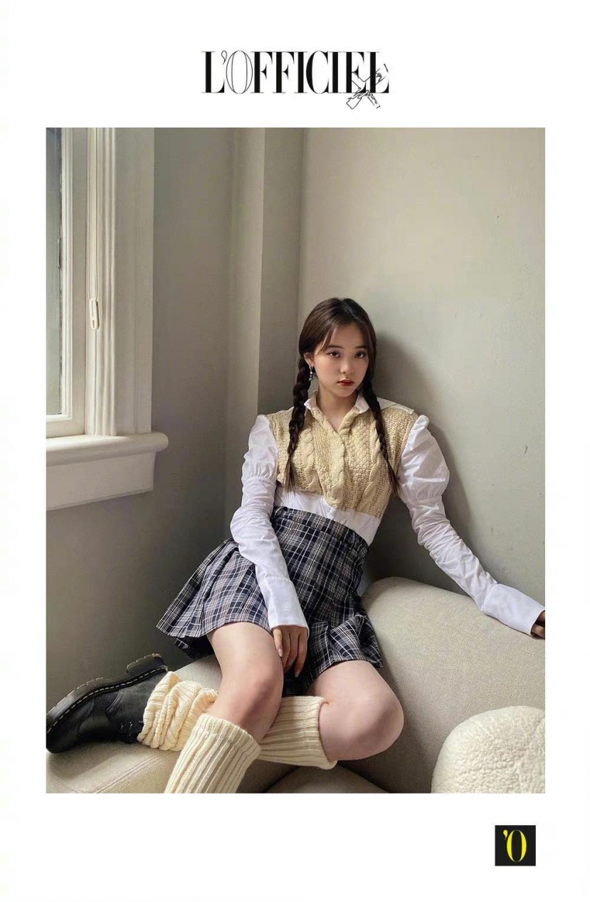 Mỹ nhân Cbiz đọ sắc trong tạo hình nữ sinh: Dương Mịch xinh 'nhức nách', Triệu Lộ Tư tấu hài cực mạnh - Ảnh 2 Mỹ nhân Cbiz đọ sắc trong tạo hình nữ sinh: Dương Mịch xinh 'nhức nách', Triệu Lộ Tư tấu hài cực mạnh - Ảnh 2