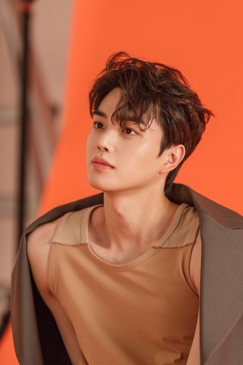 Song Kang 'xỉu lên xỉu xuống' trước độ đẹp trai 'nhức nhối' của Jin (BTS) Song Kang 'xỉu lên xỉu xuống' trước độ đẹp trai 'nhức nhối' của Jin (BTS)