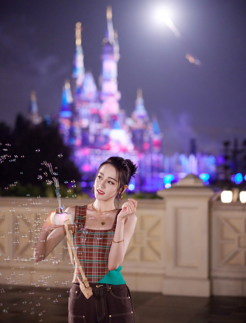 Em lớn em vẫn chơi súng bong bóng Em lớn em vẫn chơi súng bong bóng
