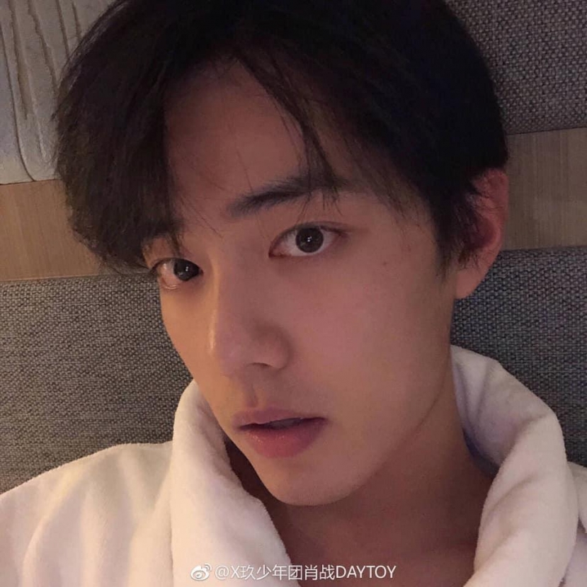 Dù trái, phải, trên, dưới... thì gương mặt này đều cho ra những kiểu ảnh để đời Dù trái, phải, trên, dưới... thì gương mặt này đều cho ra những kiểu ảnh để đời