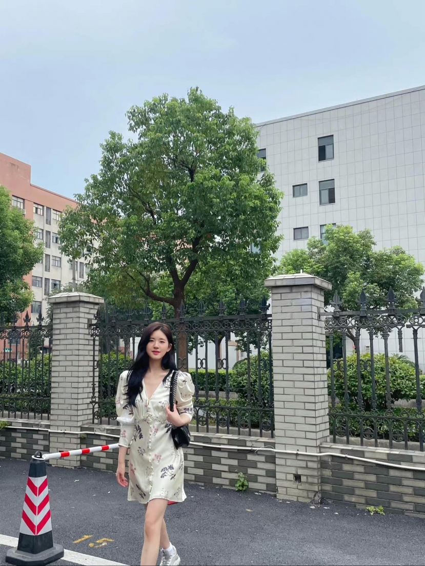 Hình ảnh của Triệu Lộ Tư mới đăng tải Hình ảnh của Triệu Lộ Tư mới đăng tải